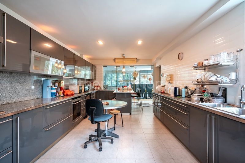 7 Bed Bungalow (Landed) for Sale in  Grange Road - Image 3